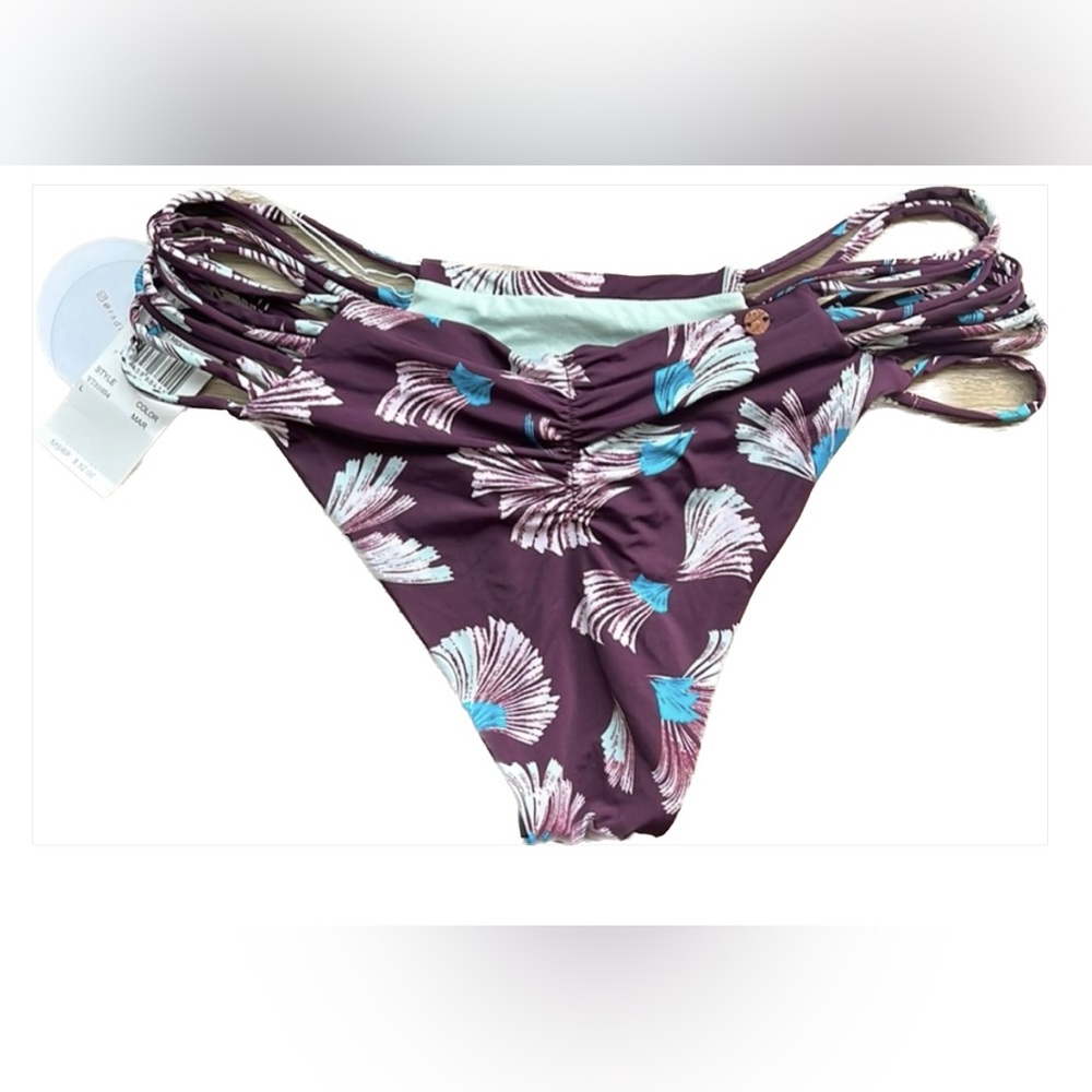 SOLD - Ruched Radio Fiji cheeky bottoms. New with tags. Size large.